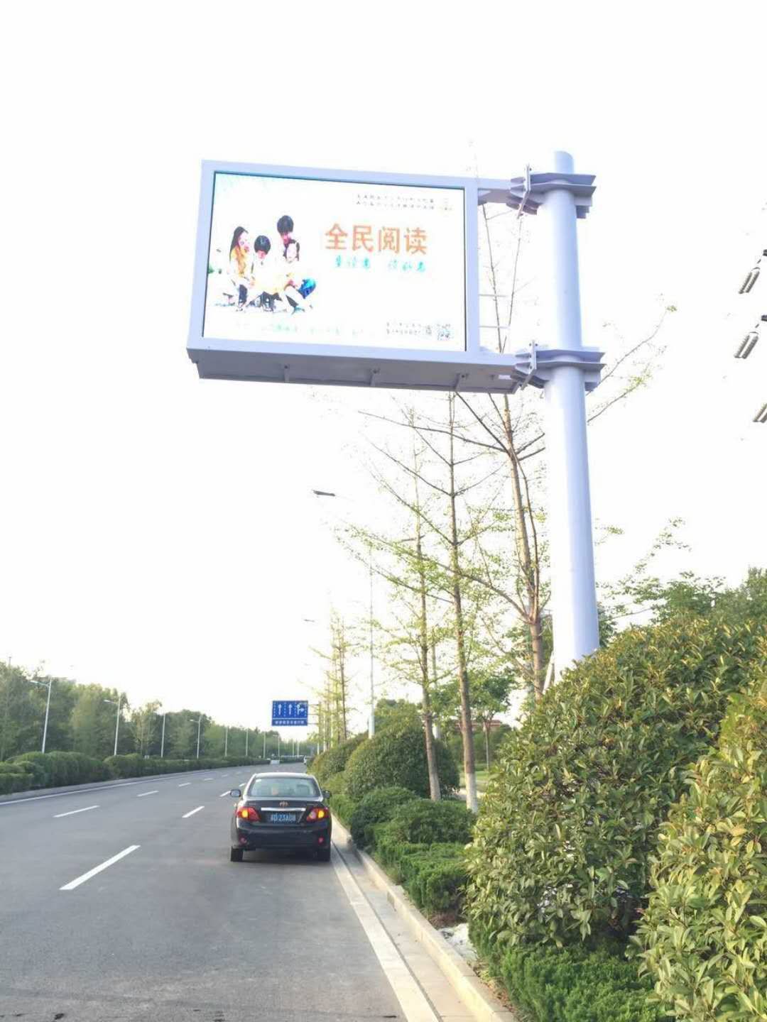 LED顯示屏全彩哪家好？定做高速LED顯示屏 LED信息顯示屏大屏幕廣告找亮彩